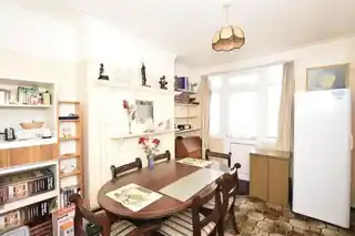 24 Meadow Way, photo 3