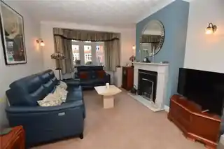 24 Norbury Gardens, photo 3