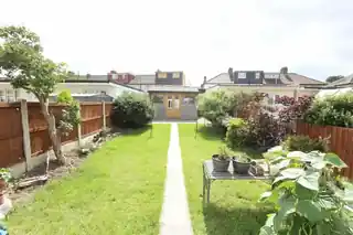 24 Oakley Avenue, photo 2