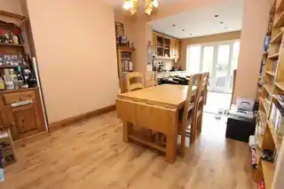 24 Oakley Avenue, photo 4