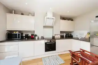 24 Park Avenue, photo 3