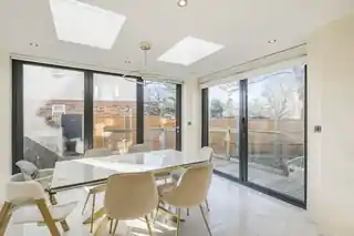 24 Peal Gardens, photo 4