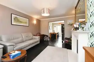 24 Pettits Close, photo 3