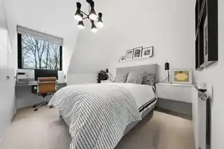 24 Riverbank Way, photo 2