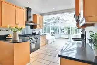 24 Romney Road, photo 3