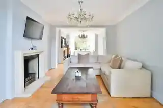 24 Romney Road, photo 2
