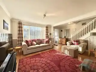 24 Rushdene Close, photo 3