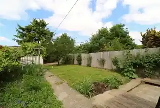 24 Saxon Drive, photo 2