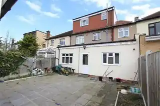 24 South Park Drive, photo 2