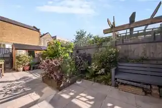 24 Spanish Road, photo 2