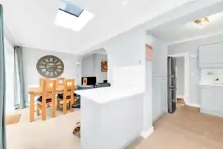 24 Springfield Road, photo 2