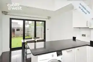 24 Stanhope Road, photo 2
