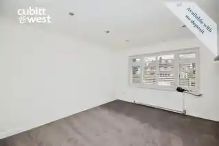 24 Stanhope Road, photo 3