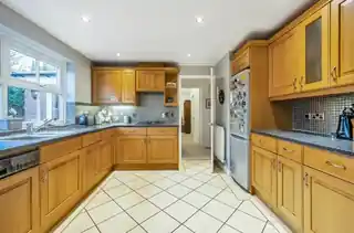24 Stanley Close, photo 3