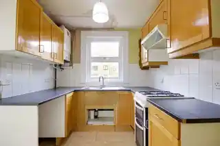 24 Sunnyside Road East, photo 3