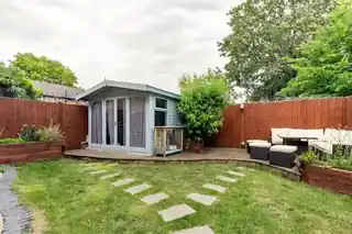 24 Temple Road, photo 3