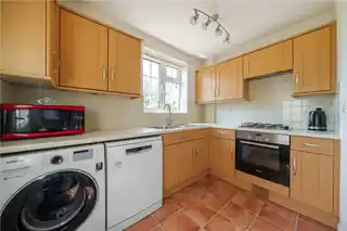 24 Townsend Way, photo 2