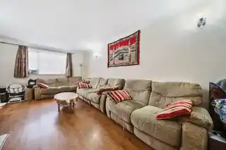 24 Whitbread Road, photo 2