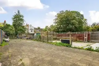 24 Whitbread Road, photo 4