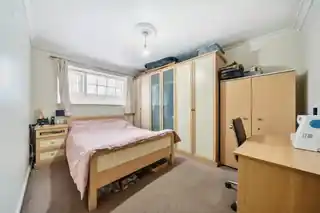 24 Whitbread Road, photo 3