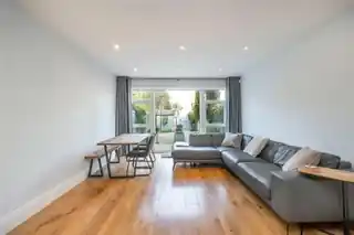 24 Williams Lane, photo 3