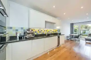 24 Williams Lane, photo 4