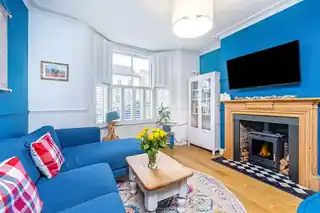 24 Wolsey Road, photo 2