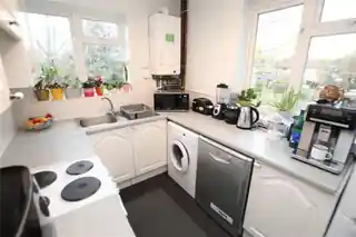 24 Woodchurch Close, photo 2