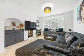 24 Worcester Close, photo 3