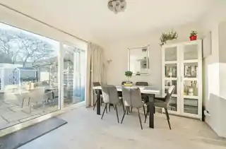 242 Ashburnham Road, photo 3