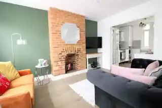 242 Brook Street, photo 3