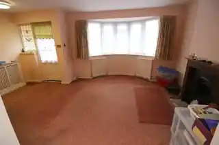 242 Hillcross Avenue, photo 3