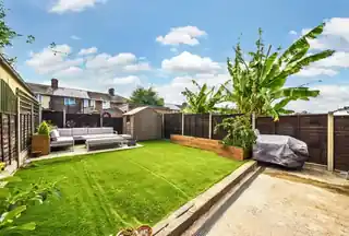 242 Peterborough Road, photo 2