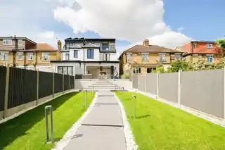 242 St Barnabas Road, photo 3