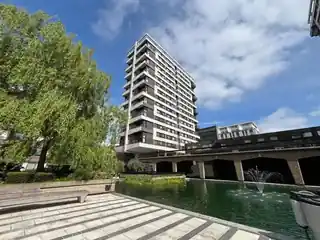 243 The Water Gardens, photo 3