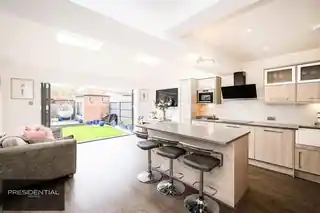 244 Lodge Lane, photo 3