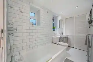 244A Drakefell Road, photo 2