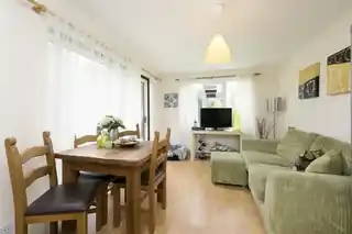 246 Staines Road, photo 3