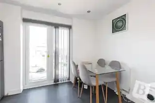 247 Bonham Road, photo 4