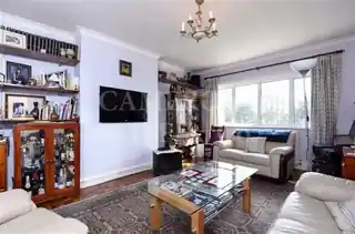 24A Staverton Road, photo 3