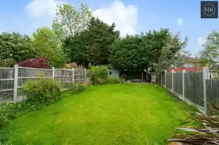 25 Abbotsford Gardens, photo 4
