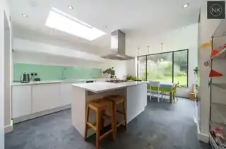 25 Abbotsford Gardens, photo 3
