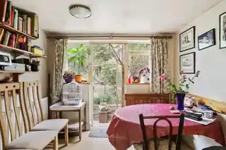 25 Avenell Road, photo 4