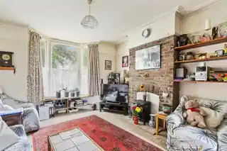 25 Avenell Road, photo 3
