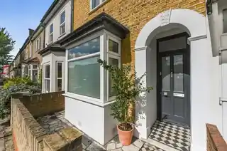 25 Bective Road, photo 2