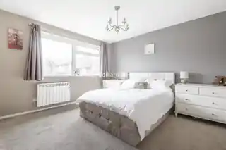 25 Bramley Close, photo 2