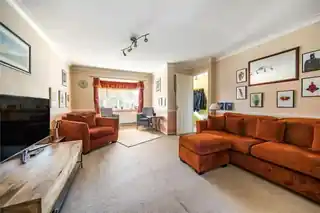 25 Crothall Close, photo 2