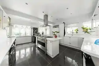 25 Edgehill Road, photo 3