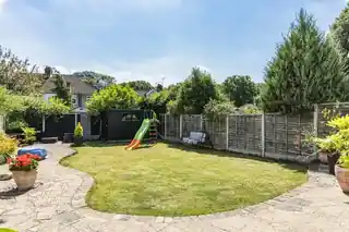 25 Elmwood Drive, photo 4