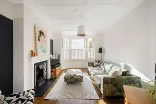 25 Esmond Road, photo 2